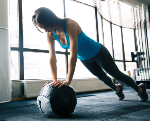 Prevents Excessive Movement – A stable spine limits unnecessary movement that could lead to injuries, especially in high-impact or strength-based activities.